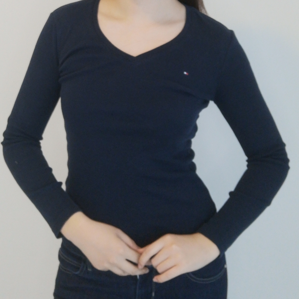 Tommy V-neck cotton shirt